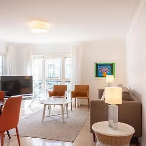  Apartamento Stylish With Parking By Lovelystay