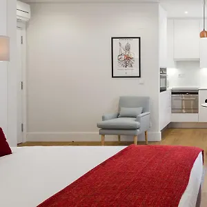 Serviced - Bairro Alto Apartment